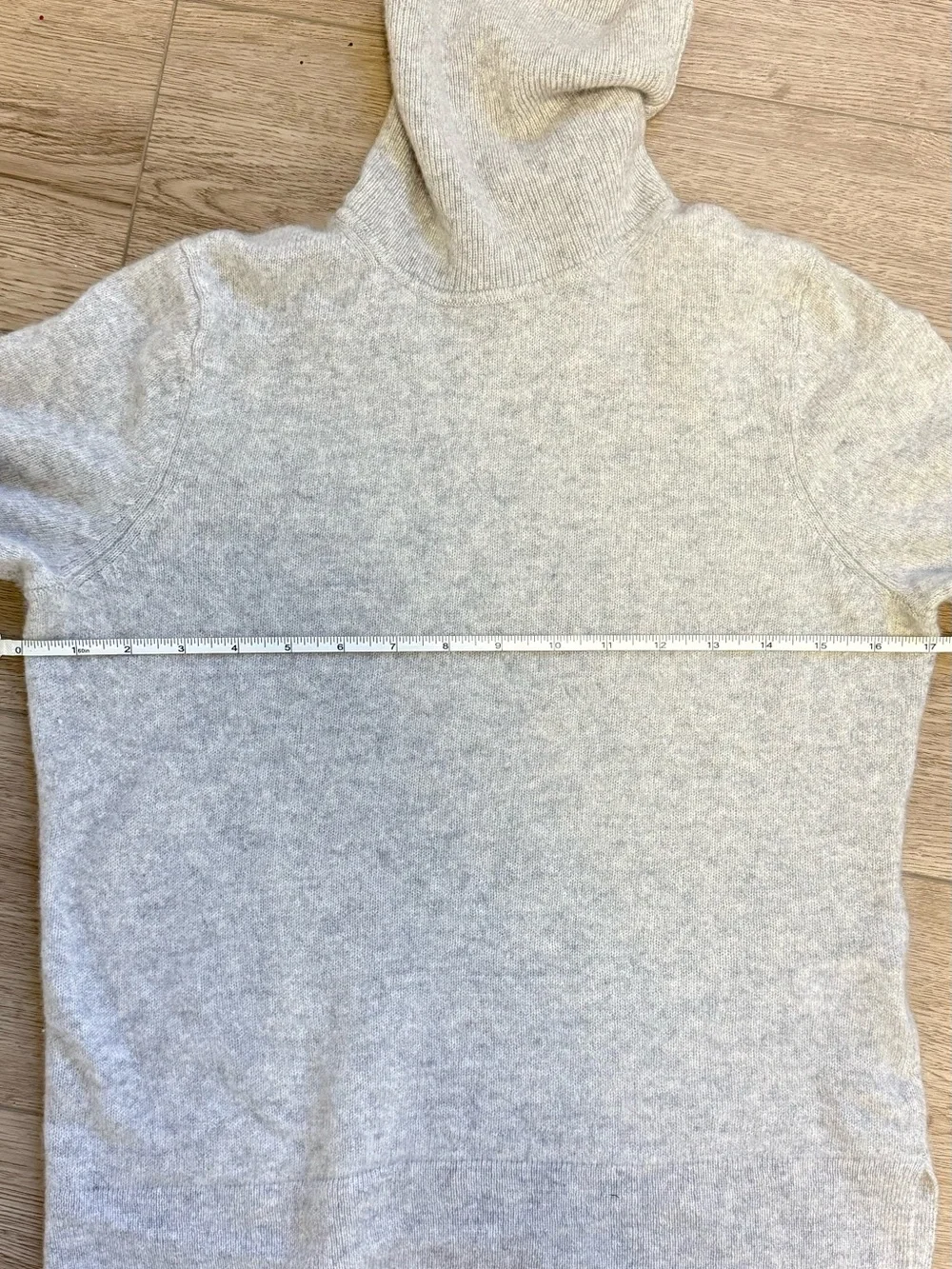 100% 2-Ply Cashmere Turtleneck Sweater Tahari - Picture 6 of 8